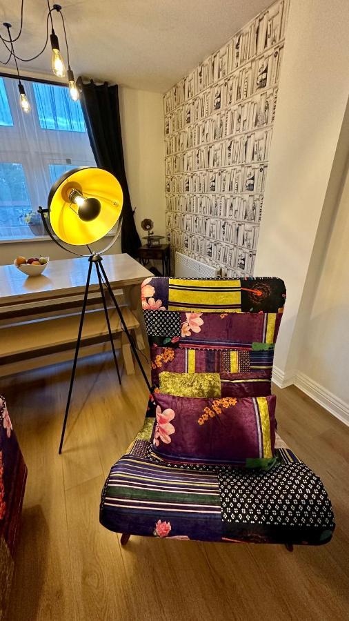 Stylish & Cosy - Flat 6, Osborne Road Daire Pontypool Dış mekan fotoğraf